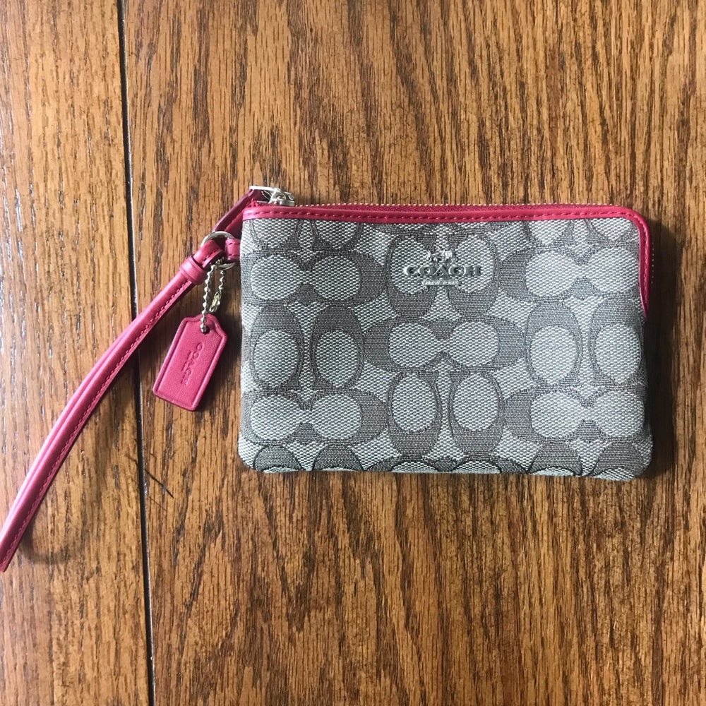 Classic Coach wallet/ wristlet/ card holder